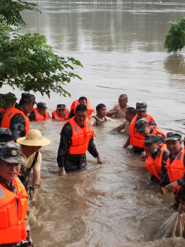 信阳|信阳再迎强降雨险情频发 记者直击抢险、救援一线