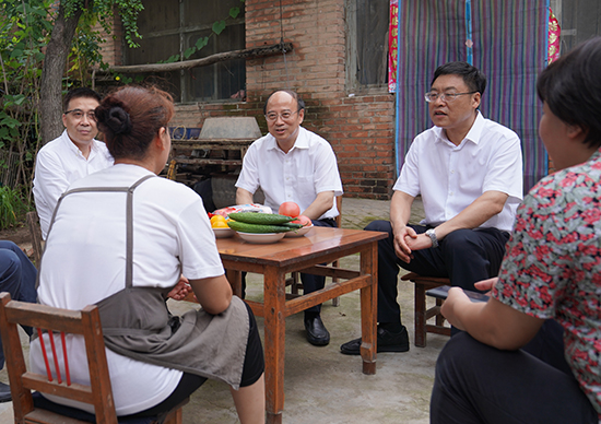 戴厚良|“为打赢精准脱贫攻坚战贡献石油力量”——戴厚良赴河南中国石油扶贫项目调研