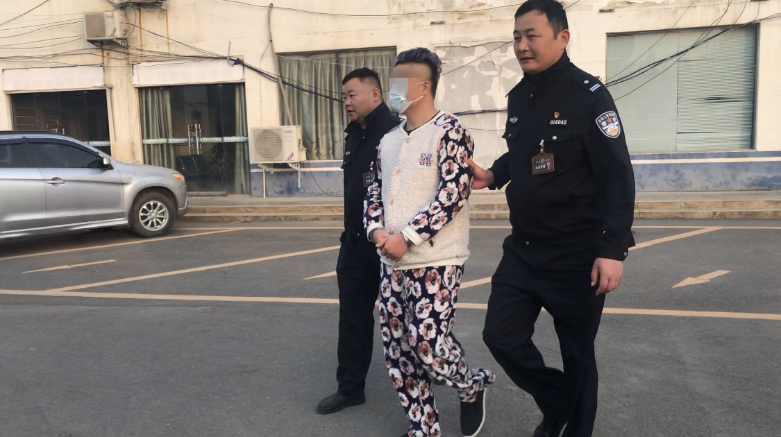 |醉驾出车祸受伤后从医院逃跑，5个月后在理发店内被民警抓获