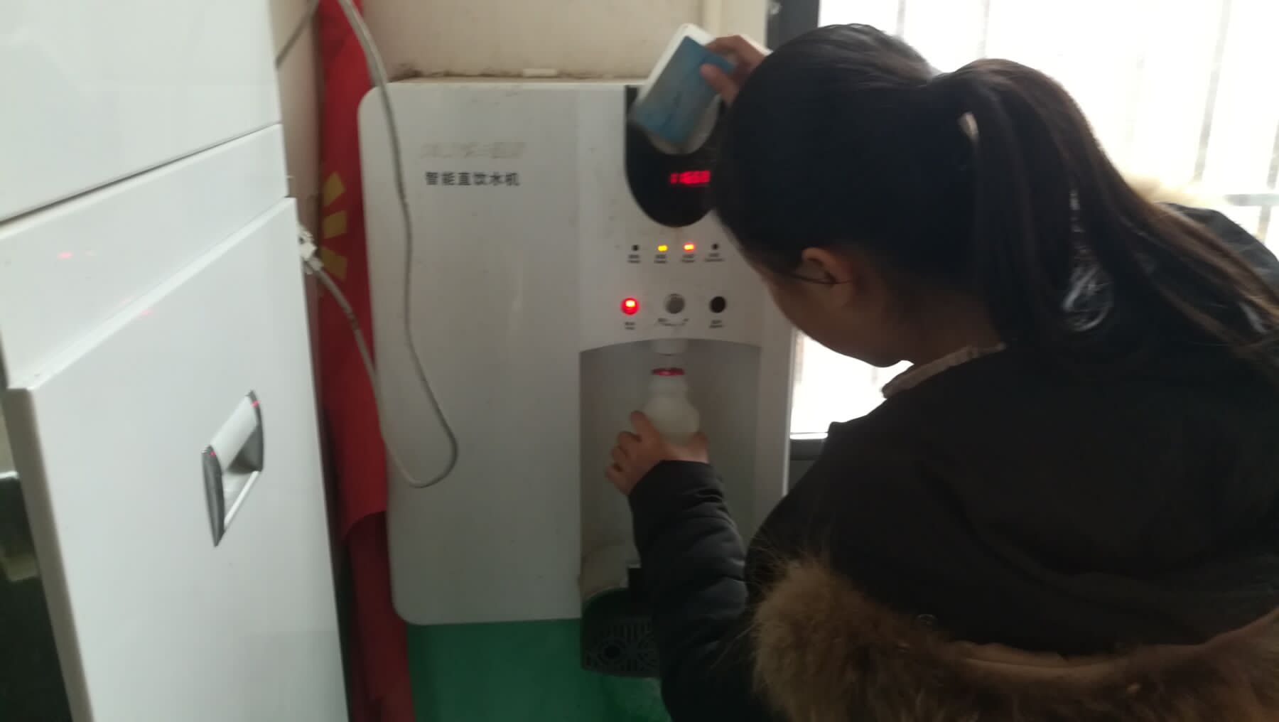 周口鹿邑一学校以收“喝水钱”为名涉嫌乱收费