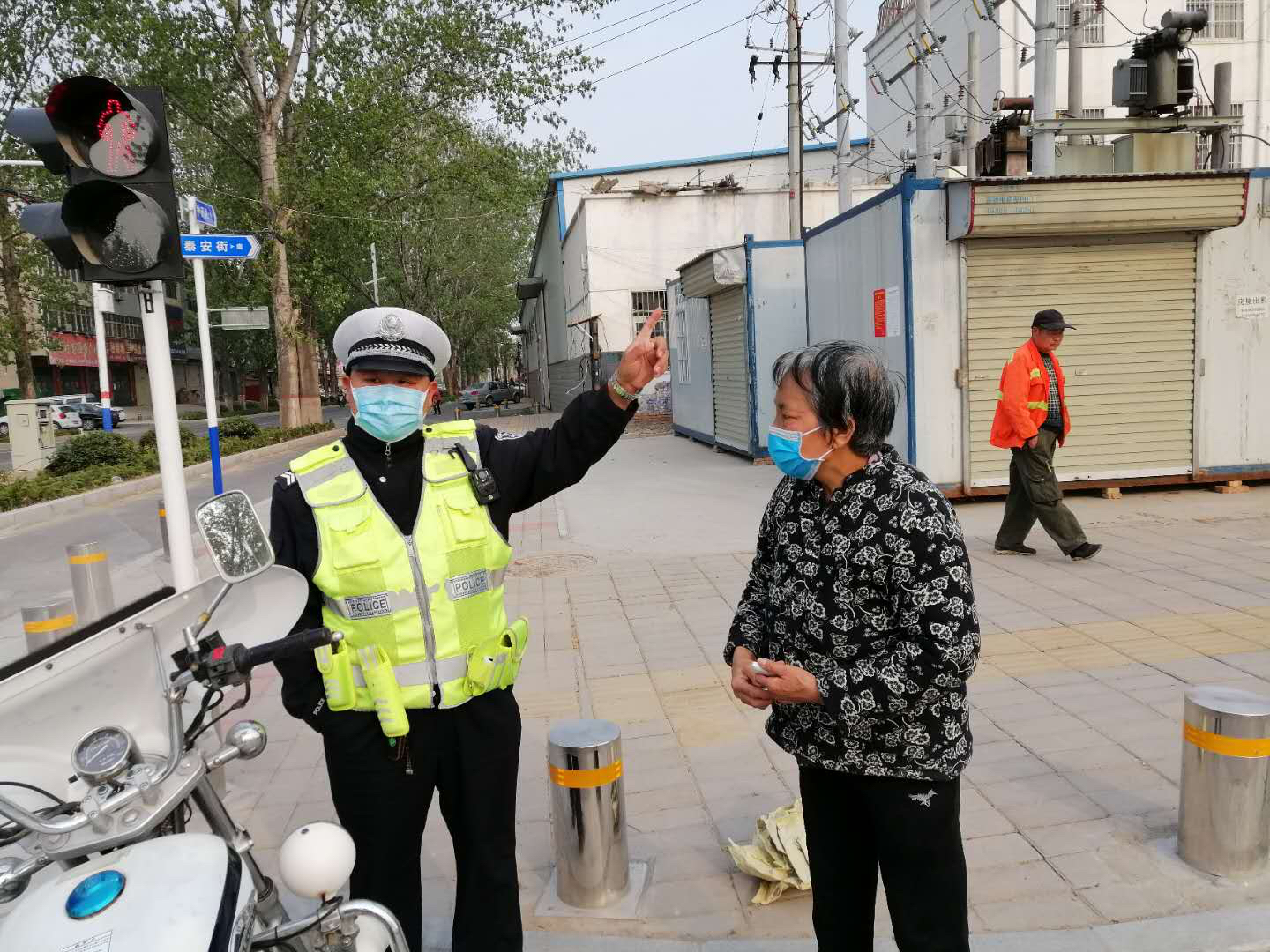 #腕表#中牟交警借助一只电话手表 帮迷路老人找到了家人