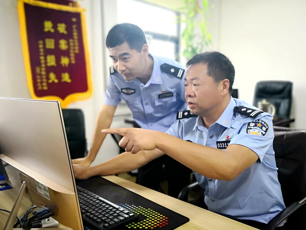 法制|阮红军：“光影世界”显身手 一年多抓获盗贼30人