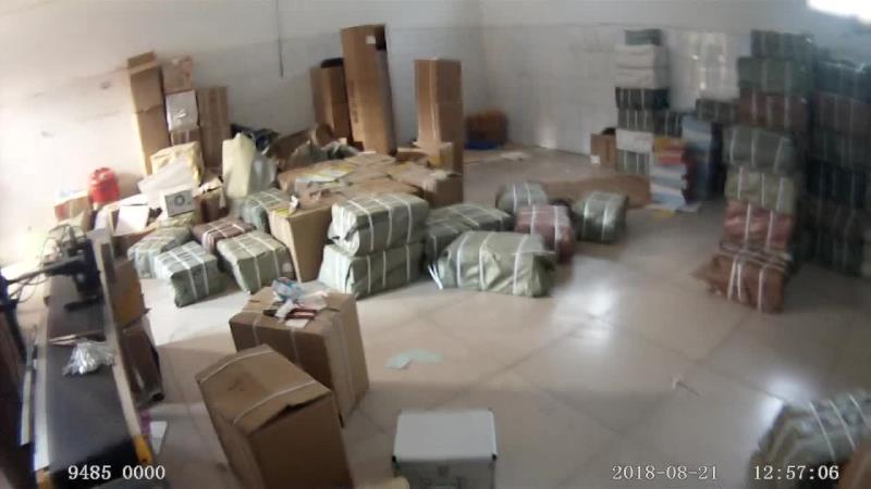 郑州警方端掉一盗版图书贩卖窝点 查获非法图