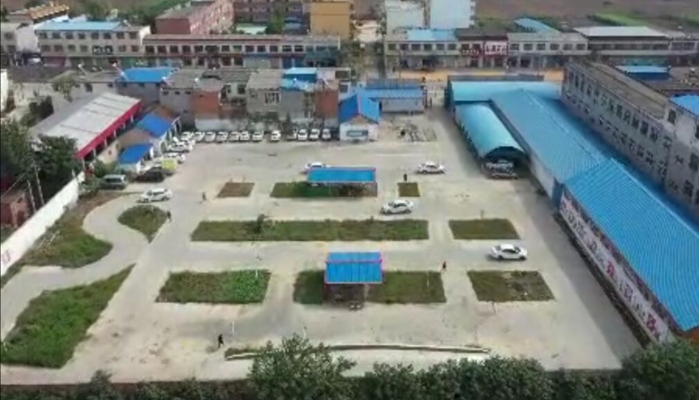 |一个敢教，一个敢练！这个驾校把乡道当成练车场