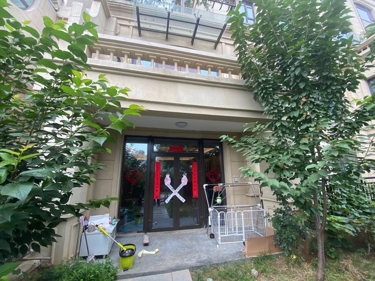 拖欠30万“散伙费”名下房产被查封，撕掉封条可还行？