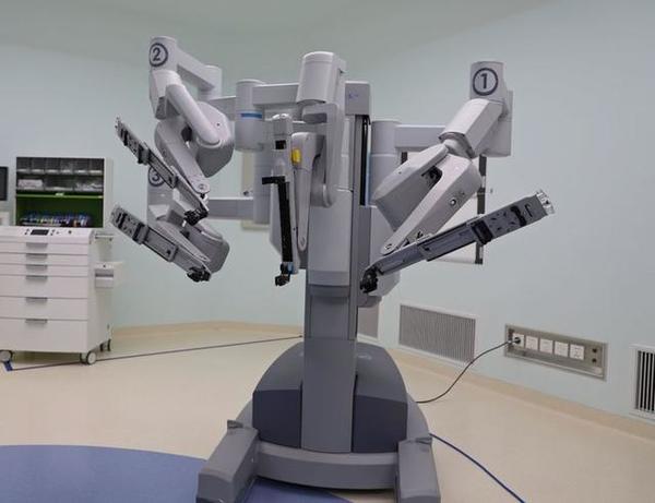 郑大一附院再添2台达芬奇手术机器人，数量排名全国第2位！
