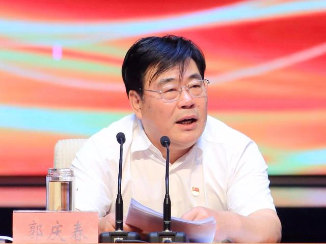 区领导侯献峰,王思刚,任献刚,倪兴鸣,丁振强,谷进锋出席会议.