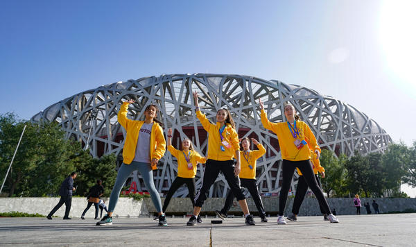 争当长城好汉！“汉语桥”中学生选手圆梦世界八大奇迹之一的中国长城