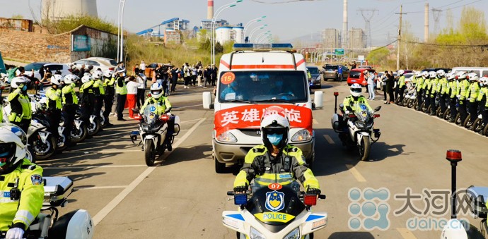 【医疗】春分至，英雄归！平顶山首批支援湖北白衣战士凯旋 市民夹道欢迎