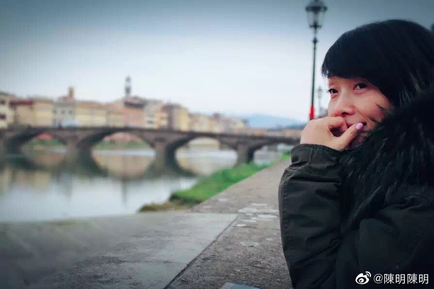 『韩红』韩红微博感谢“驰援武汉”的志愿者，其中特别感谢了一个洛阳人