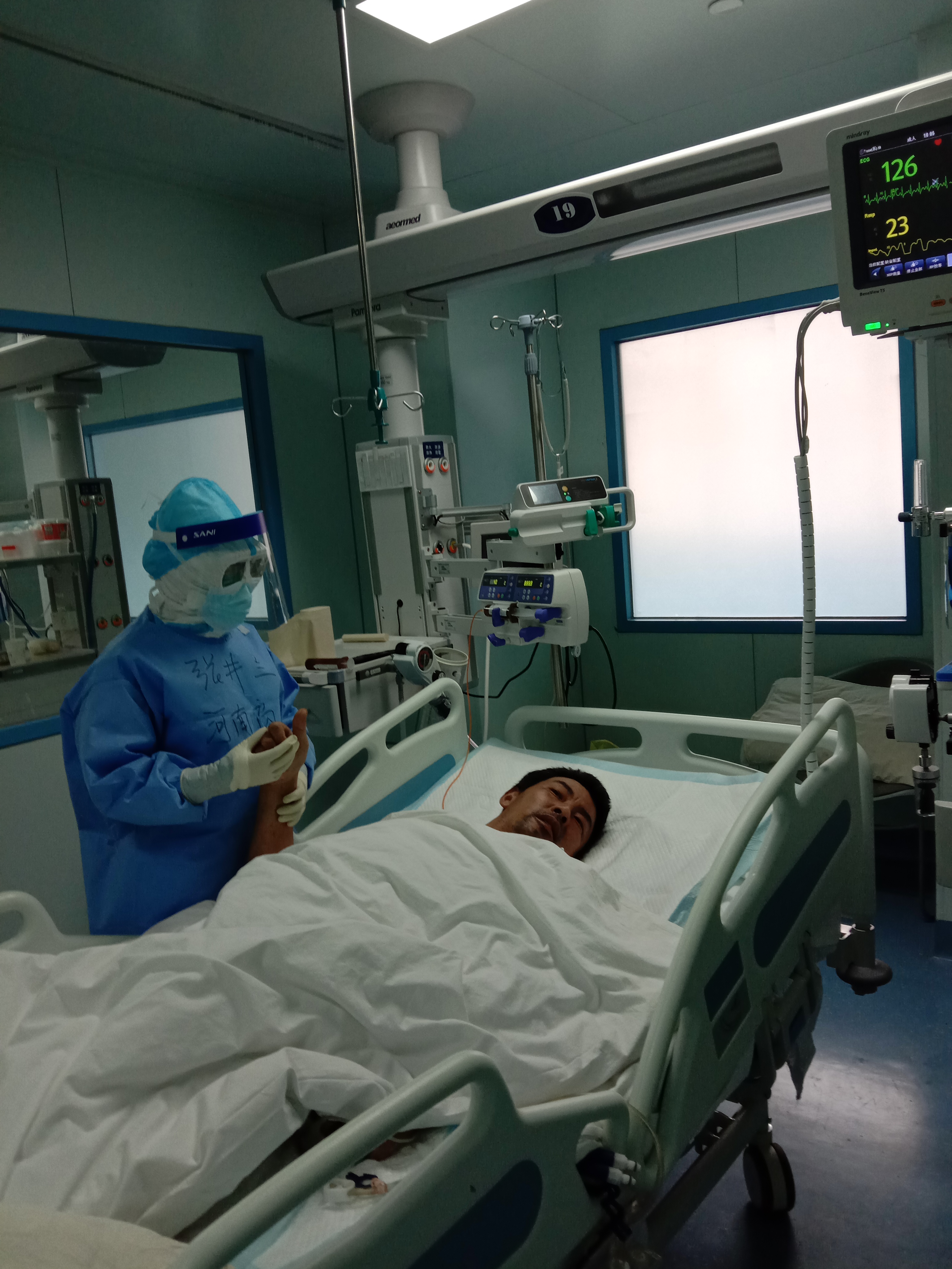 恢复转院了 新冠肺炎确诊患者却说"不高兴"