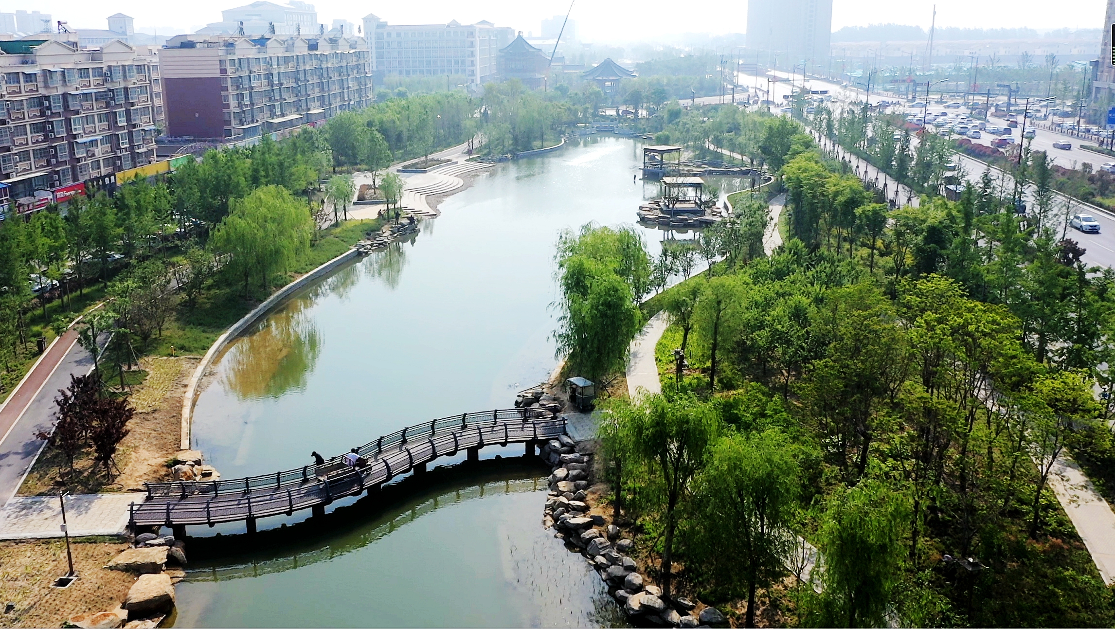 工程通过引入黄河水,在黑池沉淀后经西干渠引入开封西湖,西湖