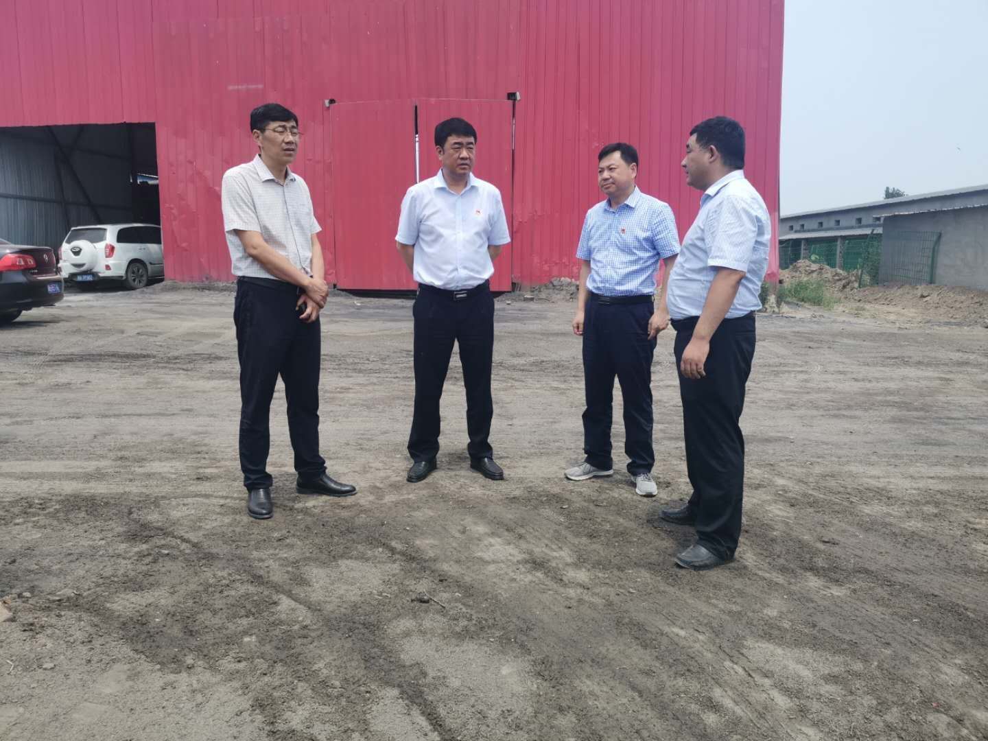 杞县县委副书记于庆等调研泥沟乡产业发展情况