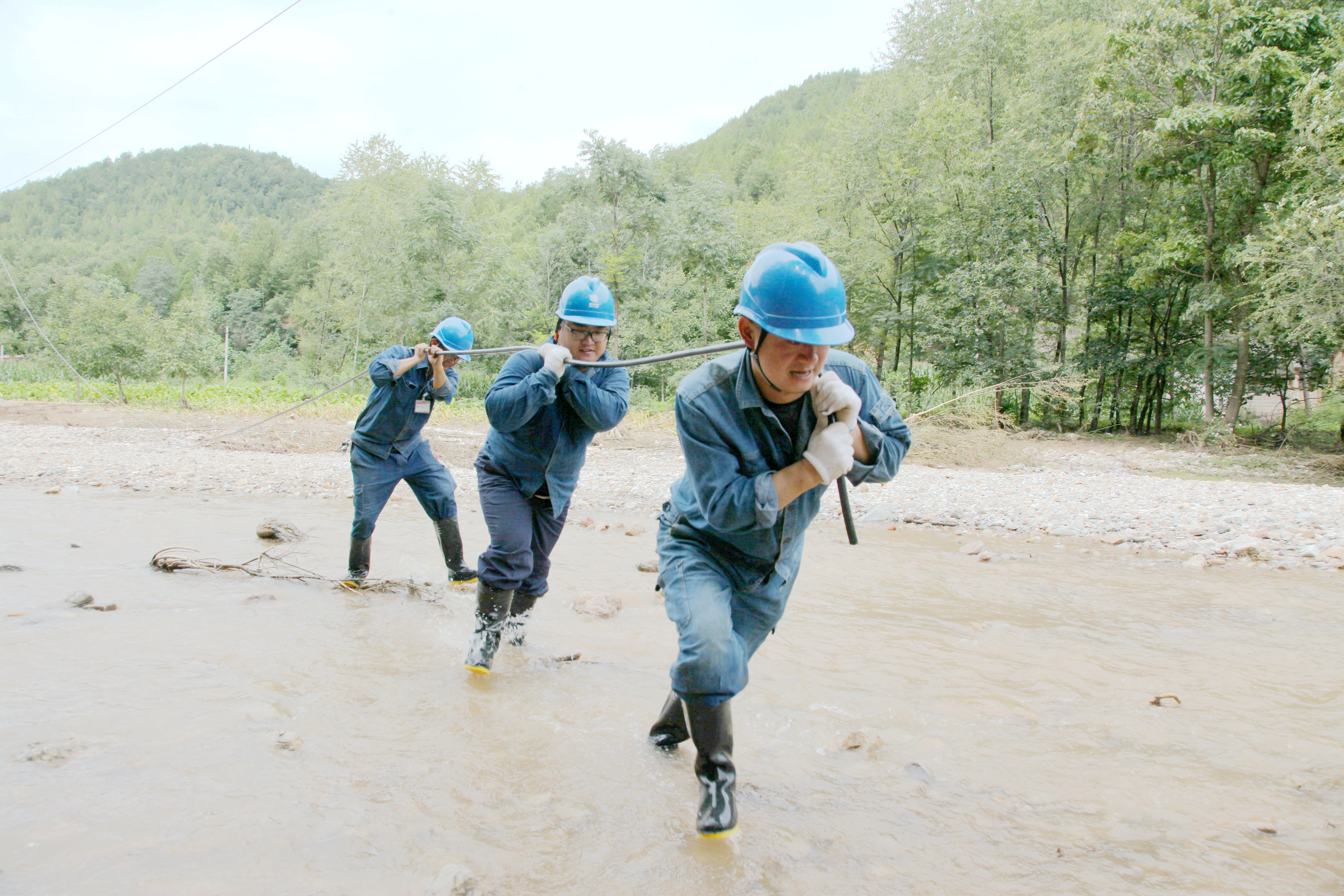 暴雨|因暴雨断电！三门峡出动抢修人员1120人次，供电全部恢复