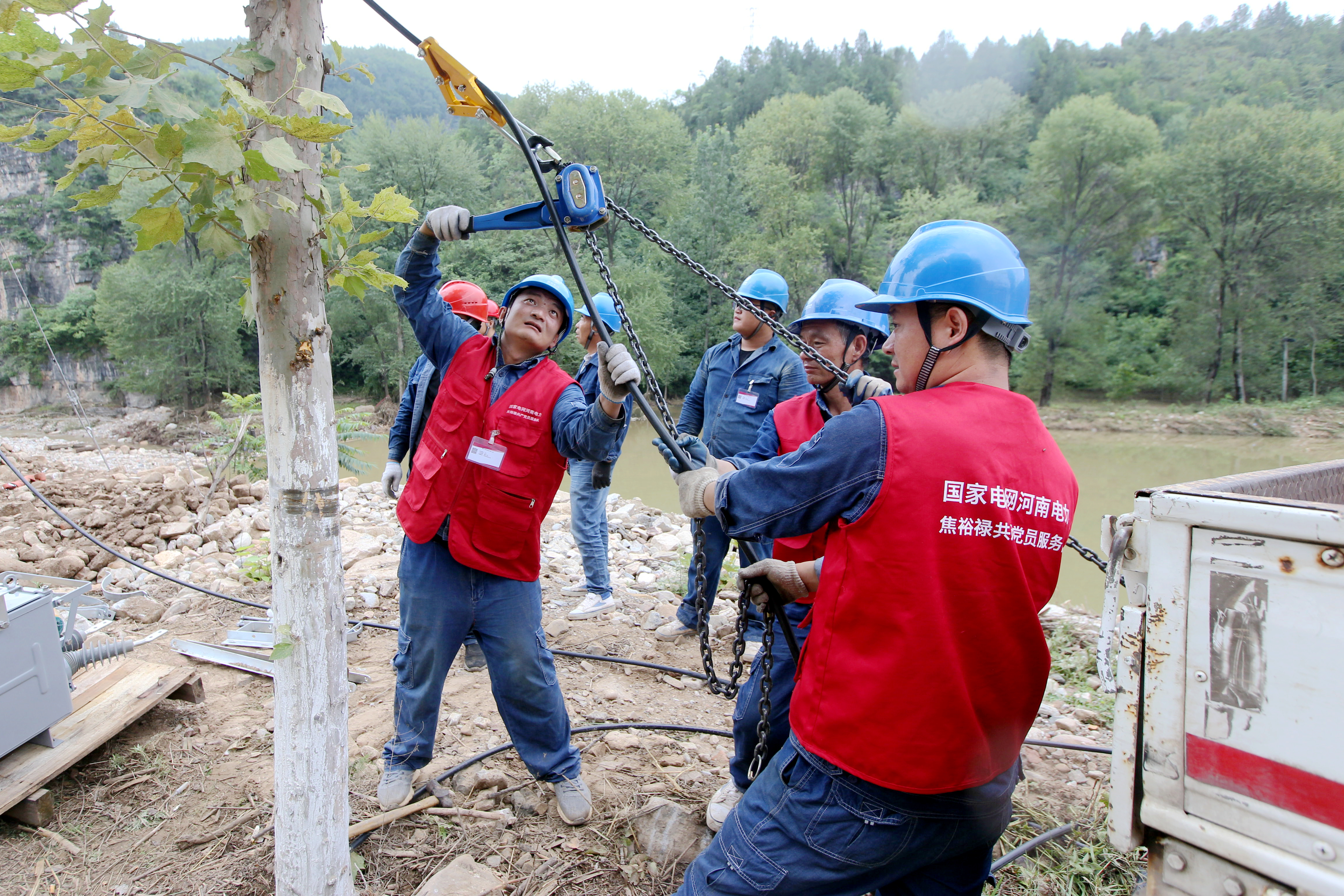 暴雨|因暴雨断电！三门峡出动抢修人员1120人次，供电全部恢复