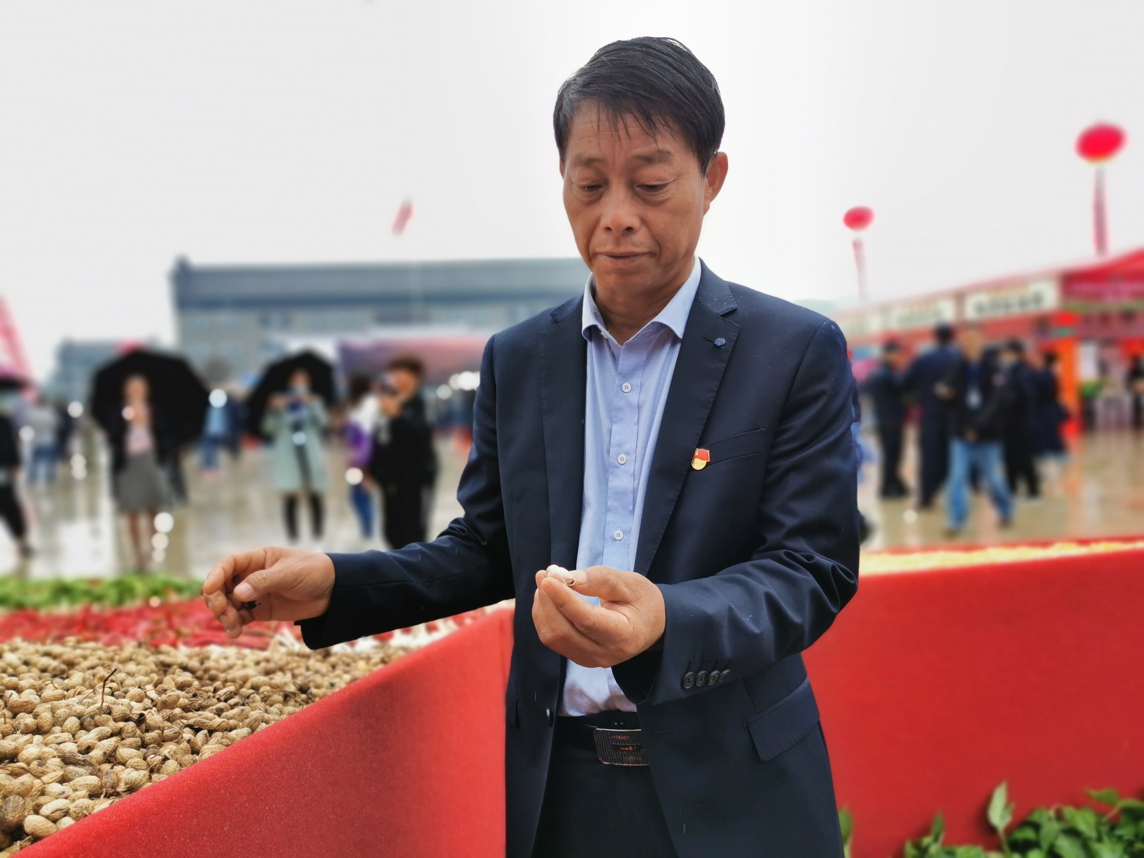 农业|陈贵权：带动461人脱贫的种植大户