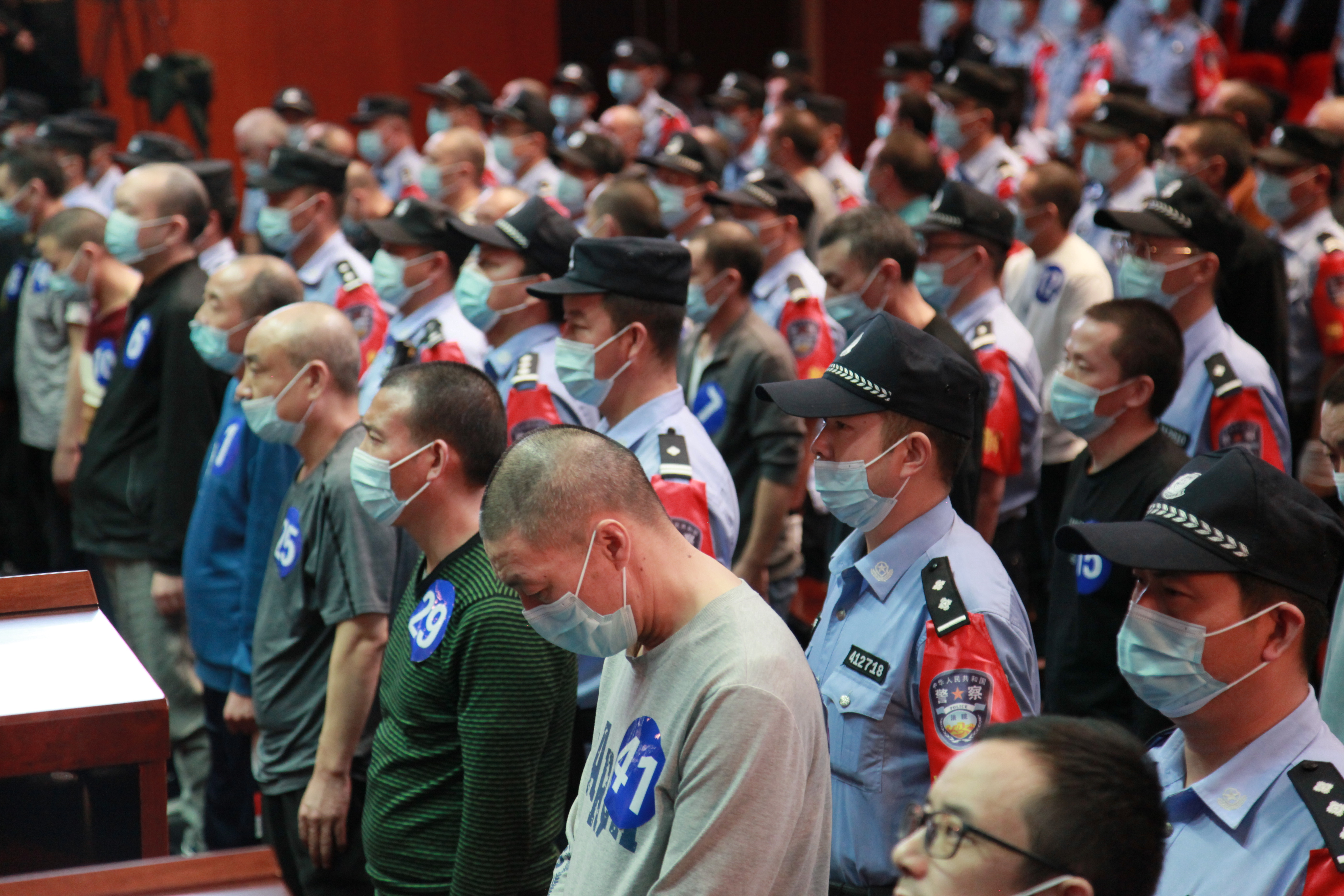 陈子|陈子万获刑死缓！三门峡这起67名被告人涉黑案一审宣判