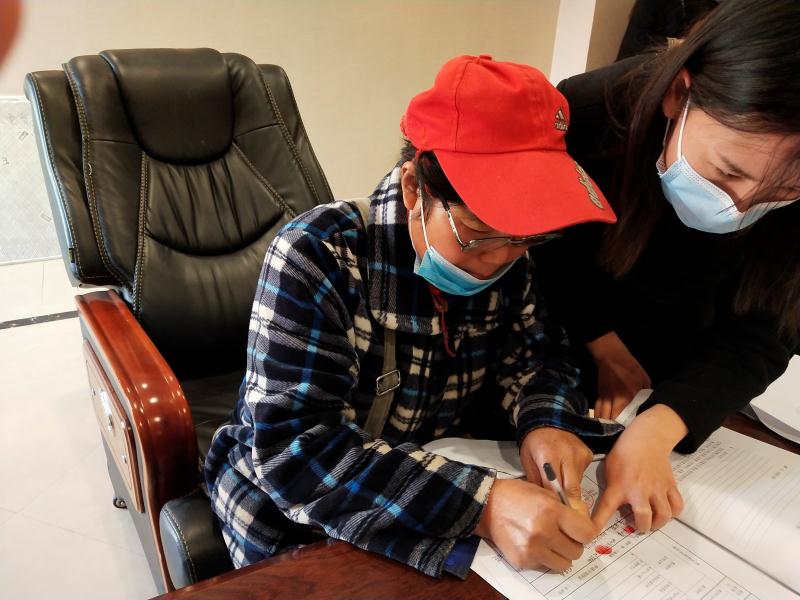 荥阳市不动产登记中心：上门服务解民忧“绿色通道”零距离