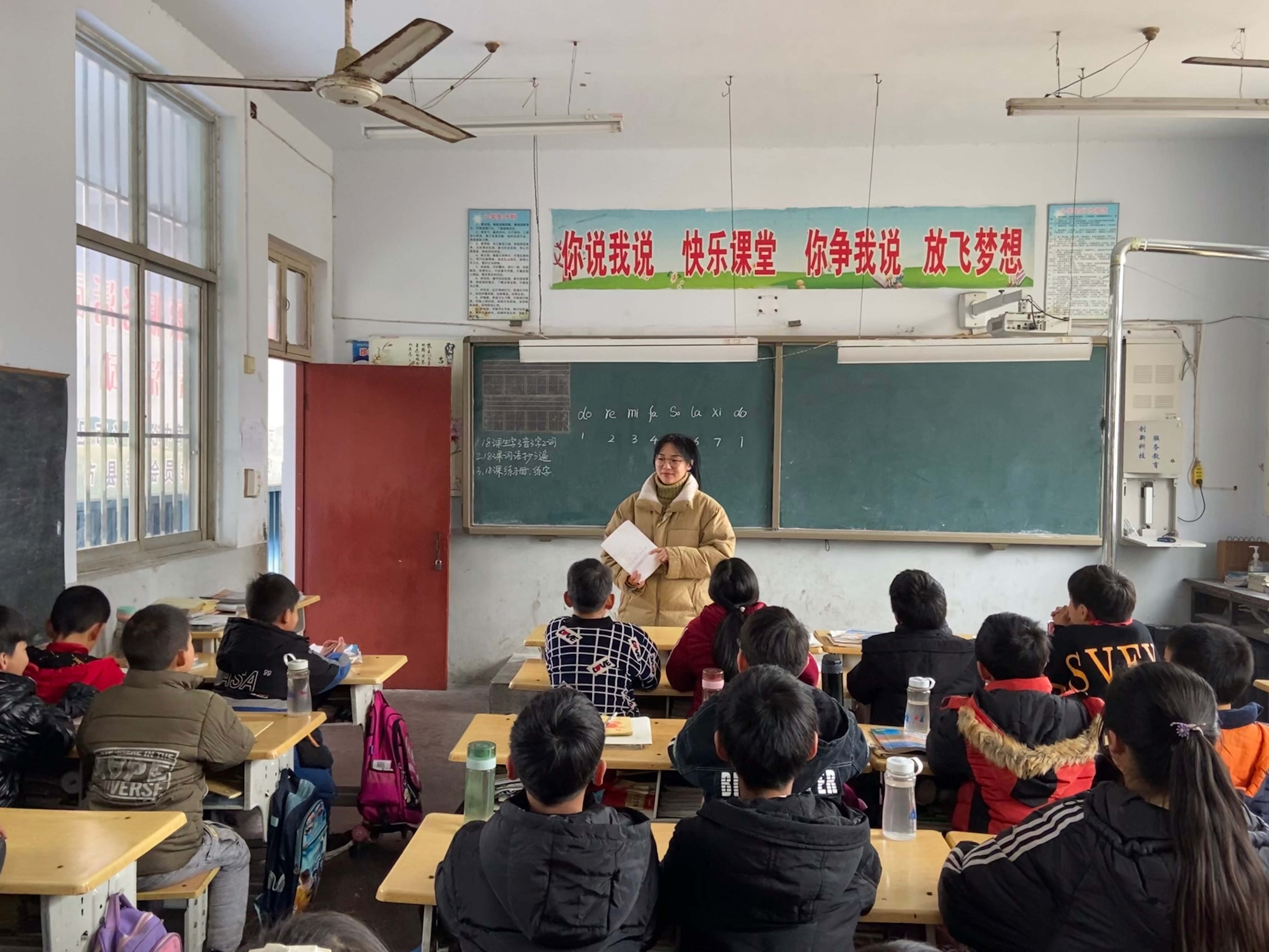 激励高三学子的话_衡水高三学子站立举读_激励高三学子的文章