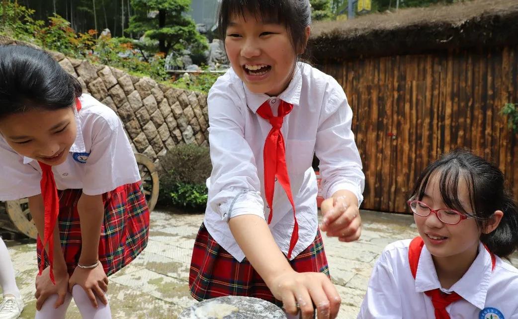 固始县第十三小学西九华山毕业之旅研学活动成功举办