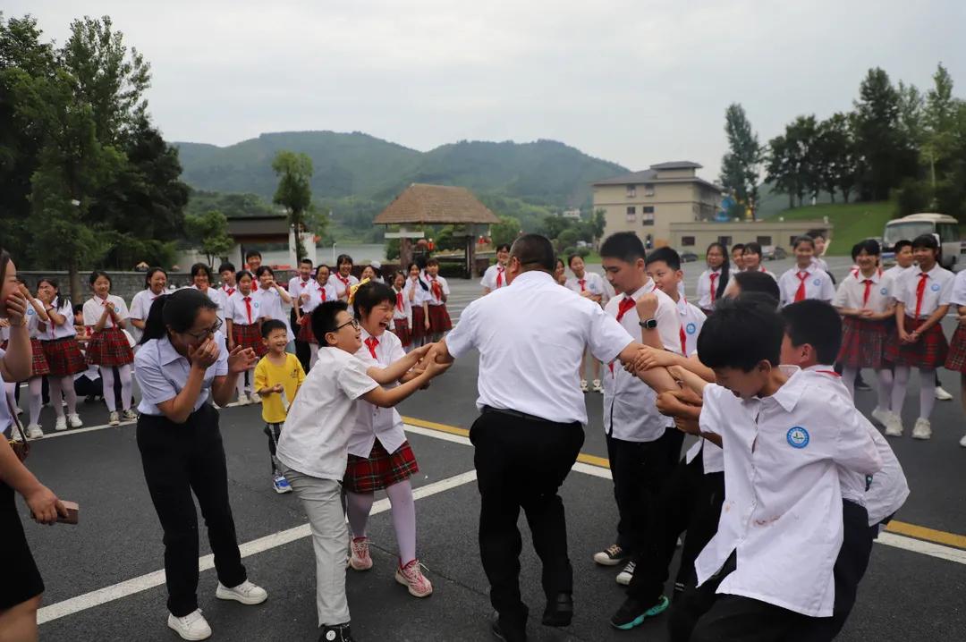 固始县第十三小学西九华山毕业之旅研学活动成功举办