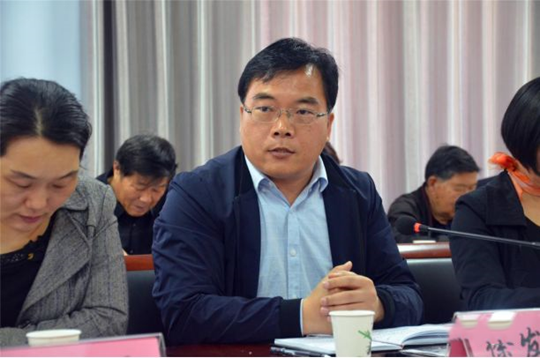 荥阳市文产办主任徐法林指出,五届"大美荥阳"美术书法摄影作品展切合