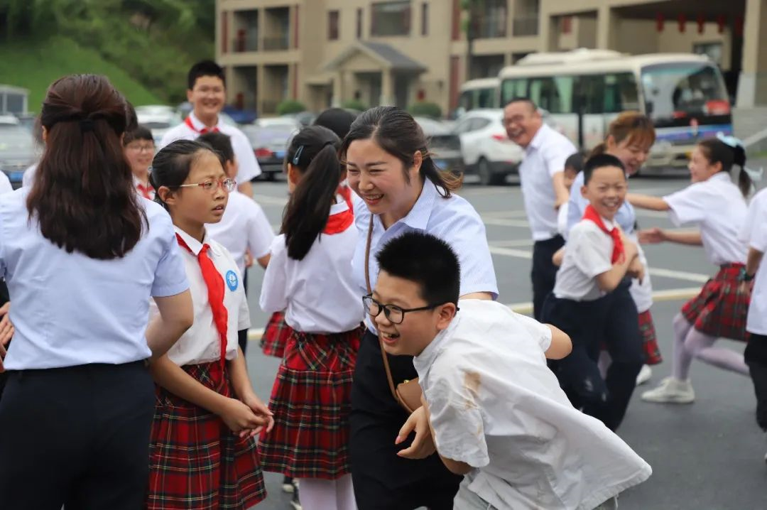 固始县第十三小学西九华山毕业之旅研学活动成功举办