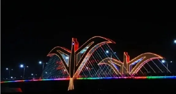 凤凰@濮阳史上最高颜值的桥？网红桥“凤桥”完工了！