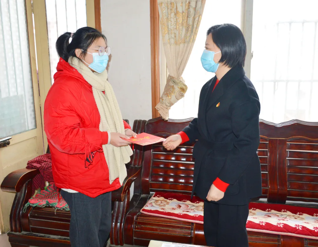 长葛市市长张晓丽走访慰问困难群众及职工离退休老干部老党员等