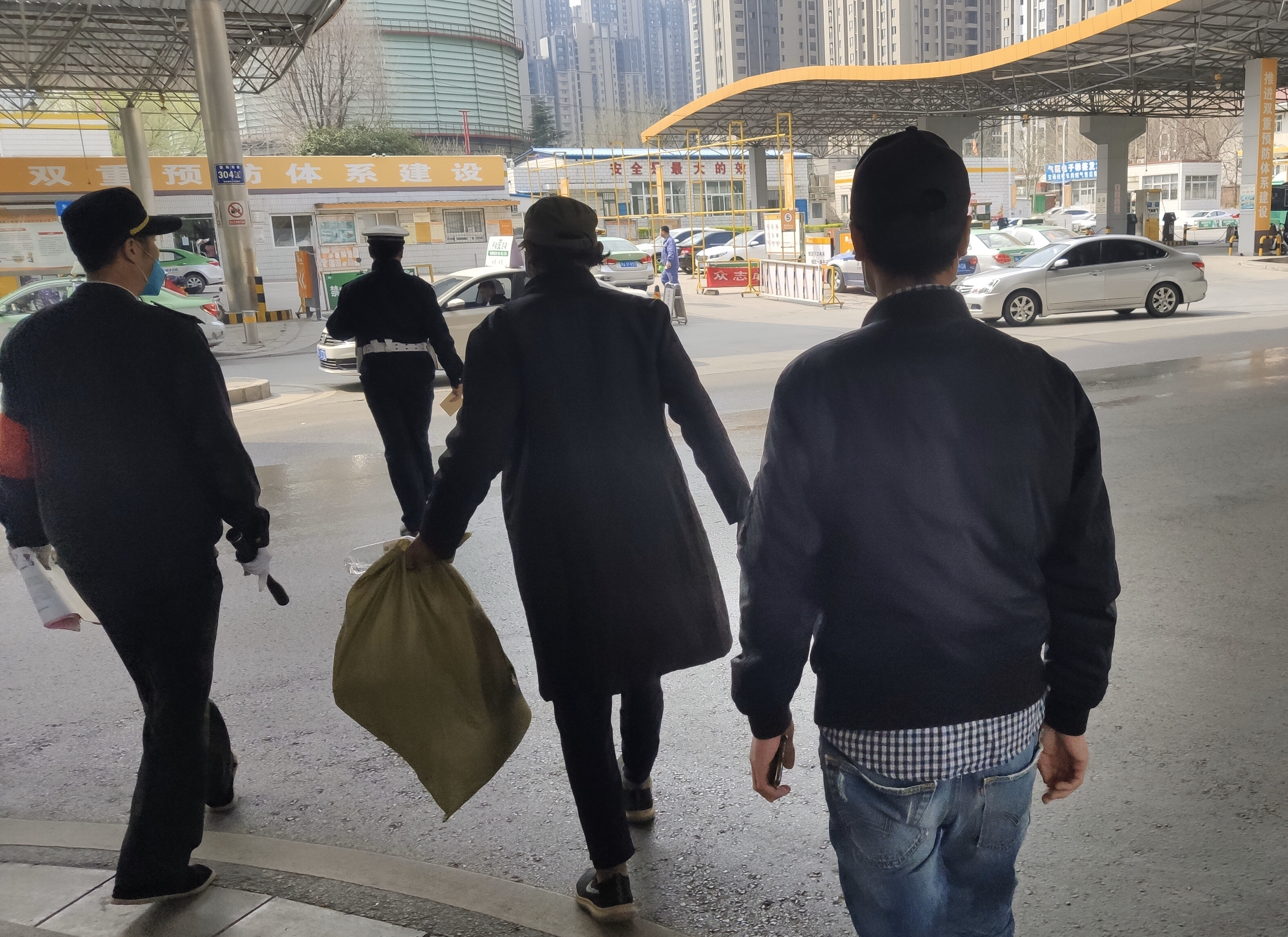 『社会万象』因父亲一句话，许昌男子在外流落30多年