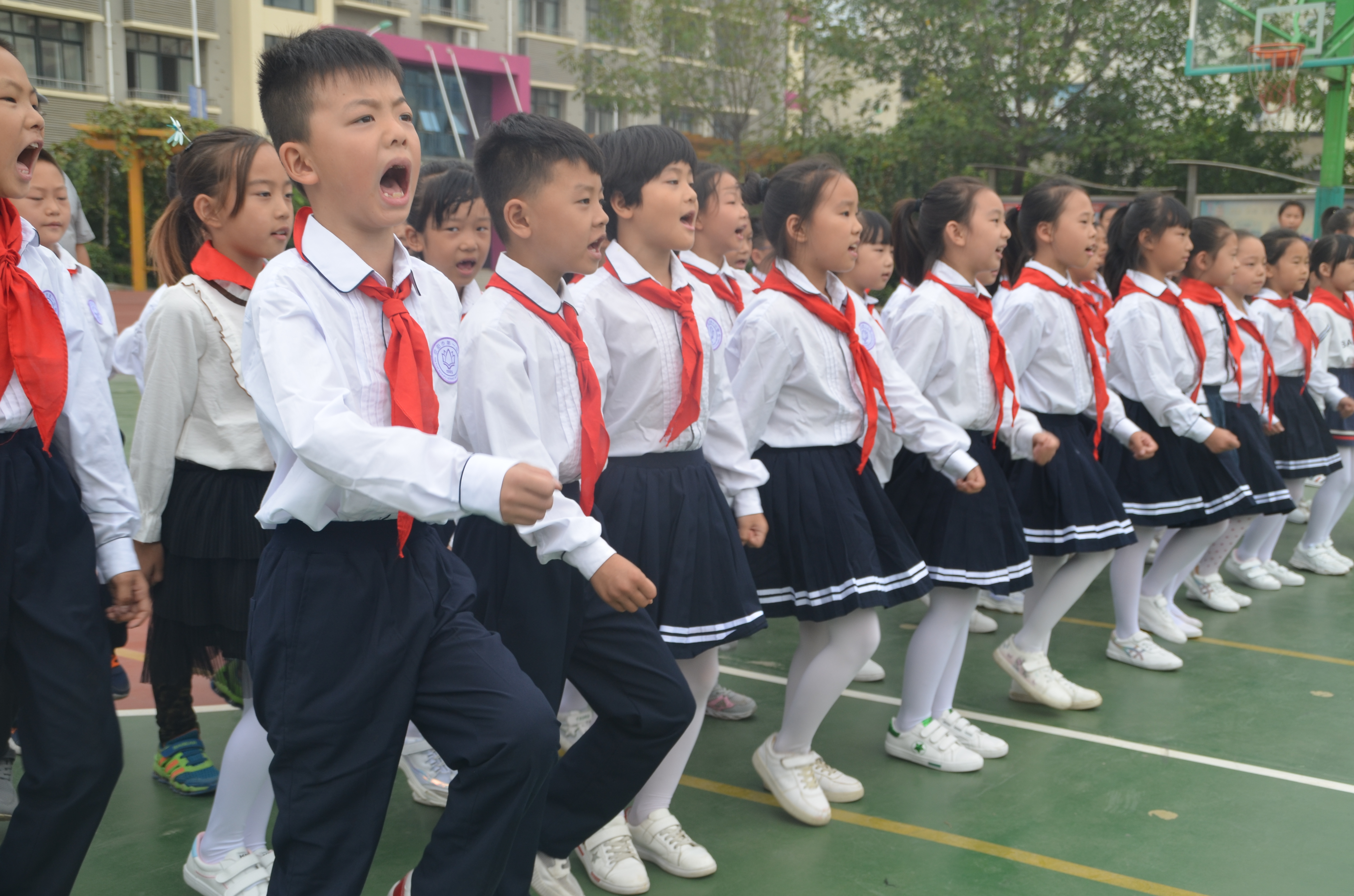荥阳市第一小学举行队形队列比赛