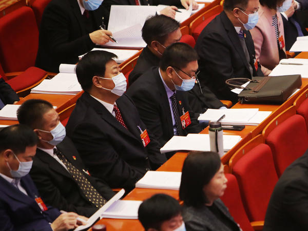 河南省十三届人大四次会议在省人民会堂开幕