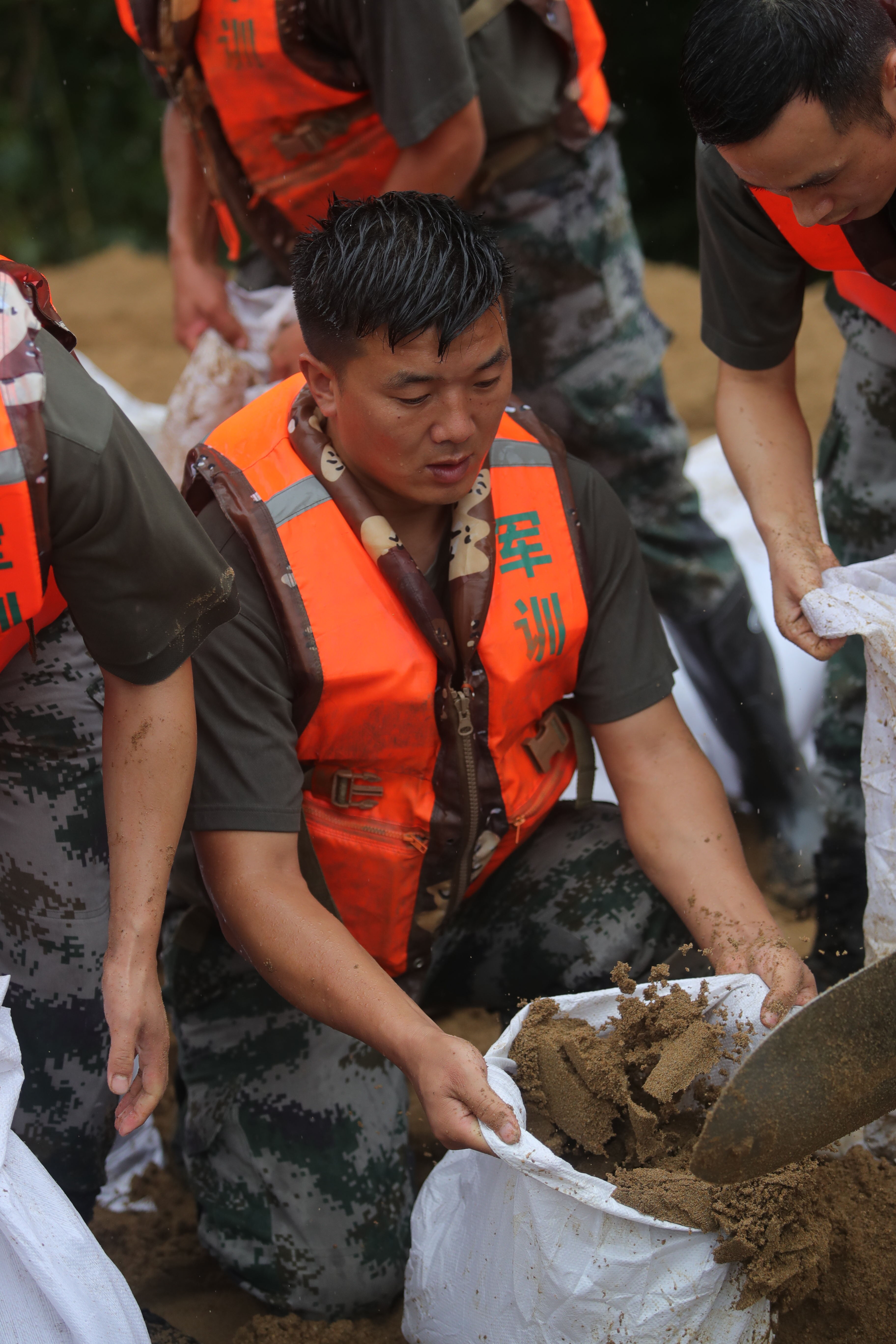抗洪|“请派我去！”他们把热血忠诚刻在大堤