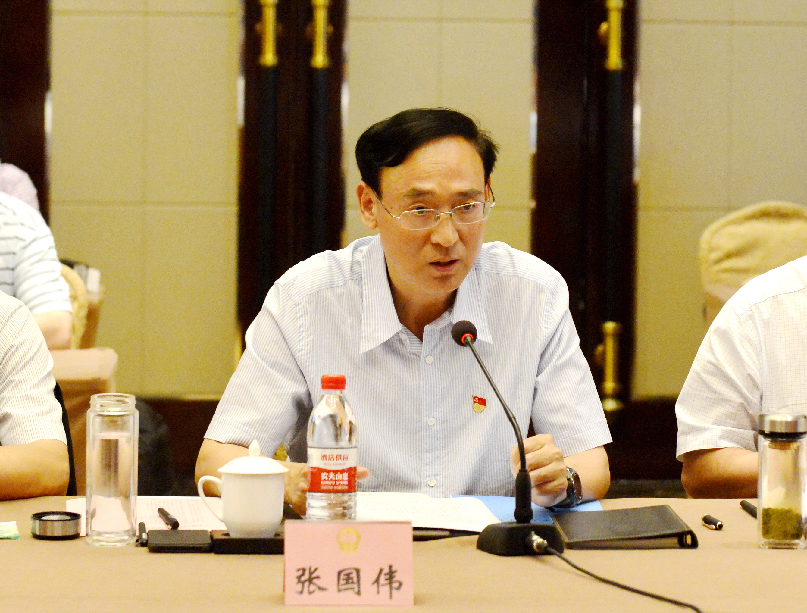 新乡市委书记张国伟对调研组的到来表示欢迎新乡市长王登喜代表市政府