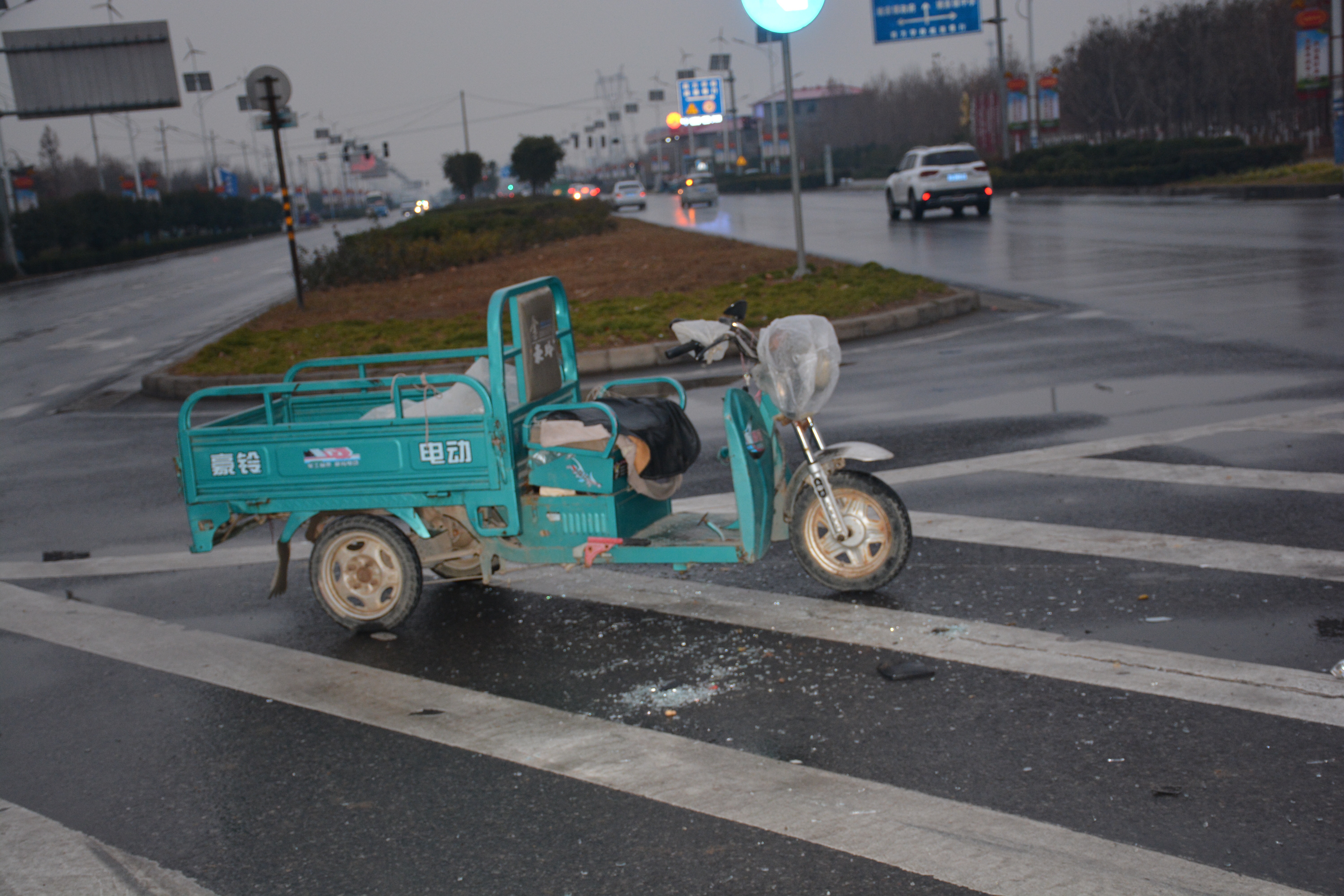 男子驾驶三轮车肇事逃逸警方追逃七天七夜破案