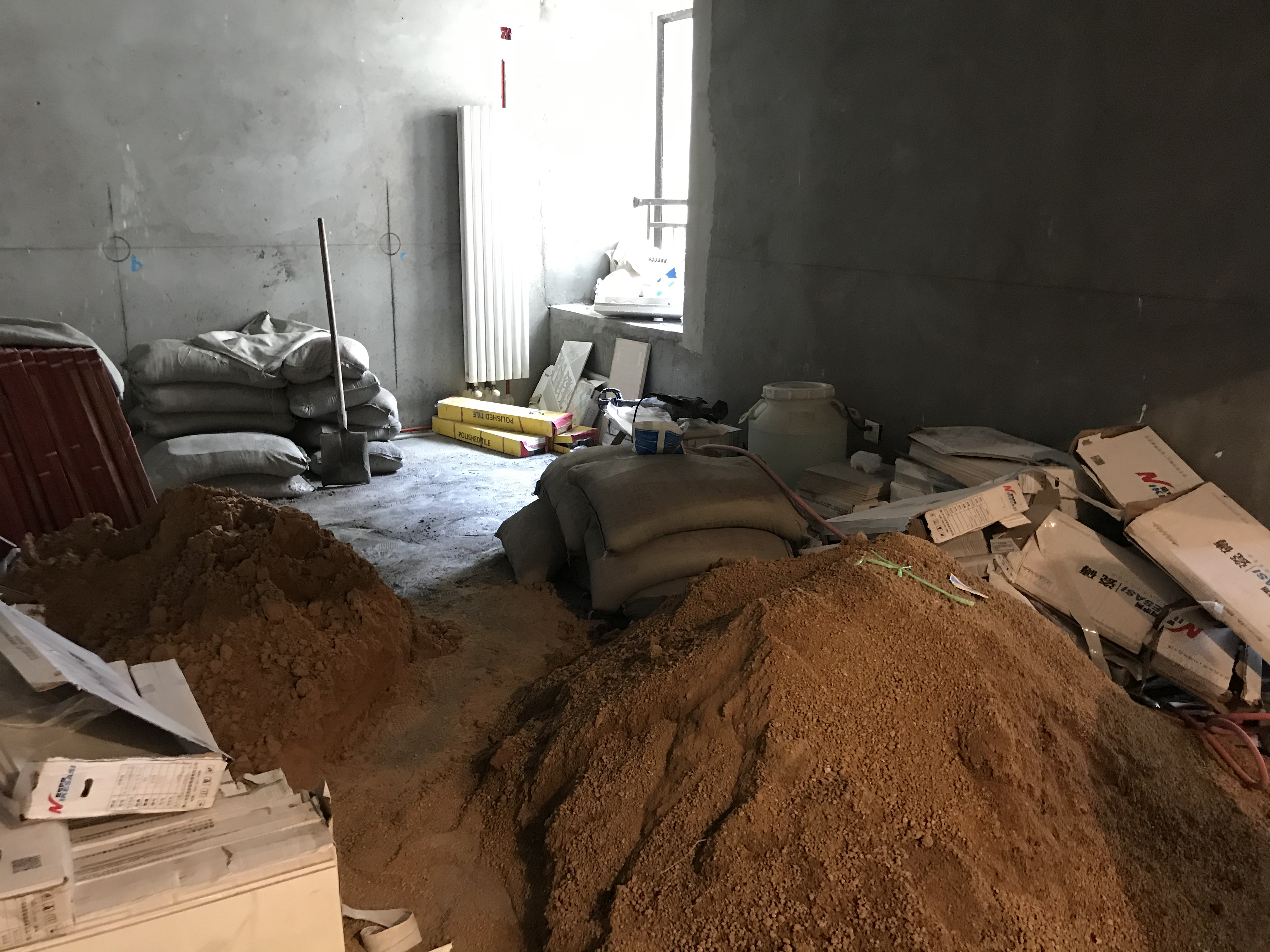 郑州梧桐办事处兰寨村：拿到法院强制执行的房子，物业拒绝开通水电气 村民只得借水借电