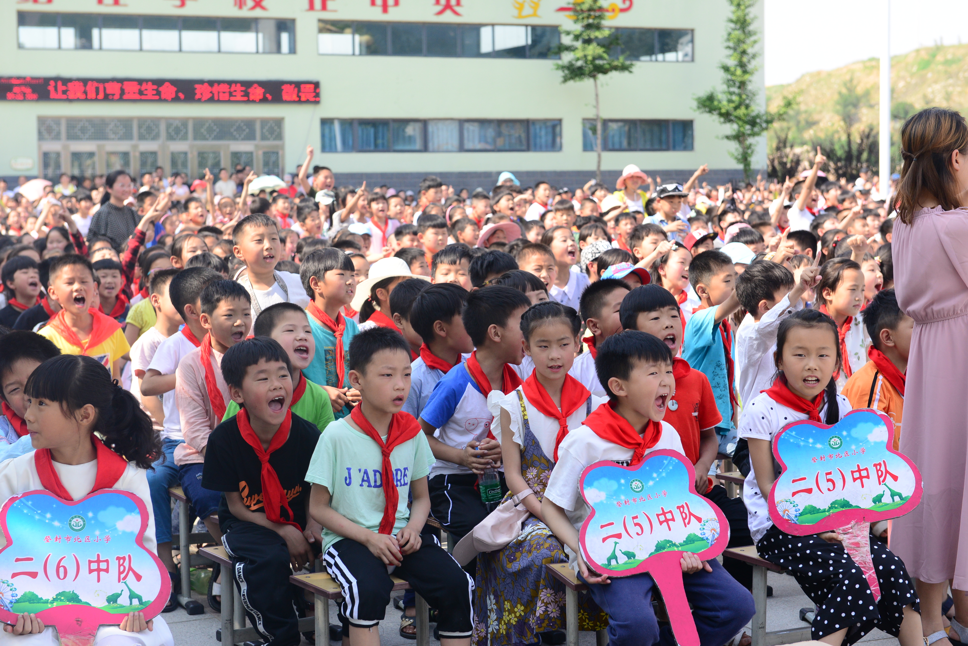 遇到火灾、持刀歹徒怎么办?儿童节警察叔叔教