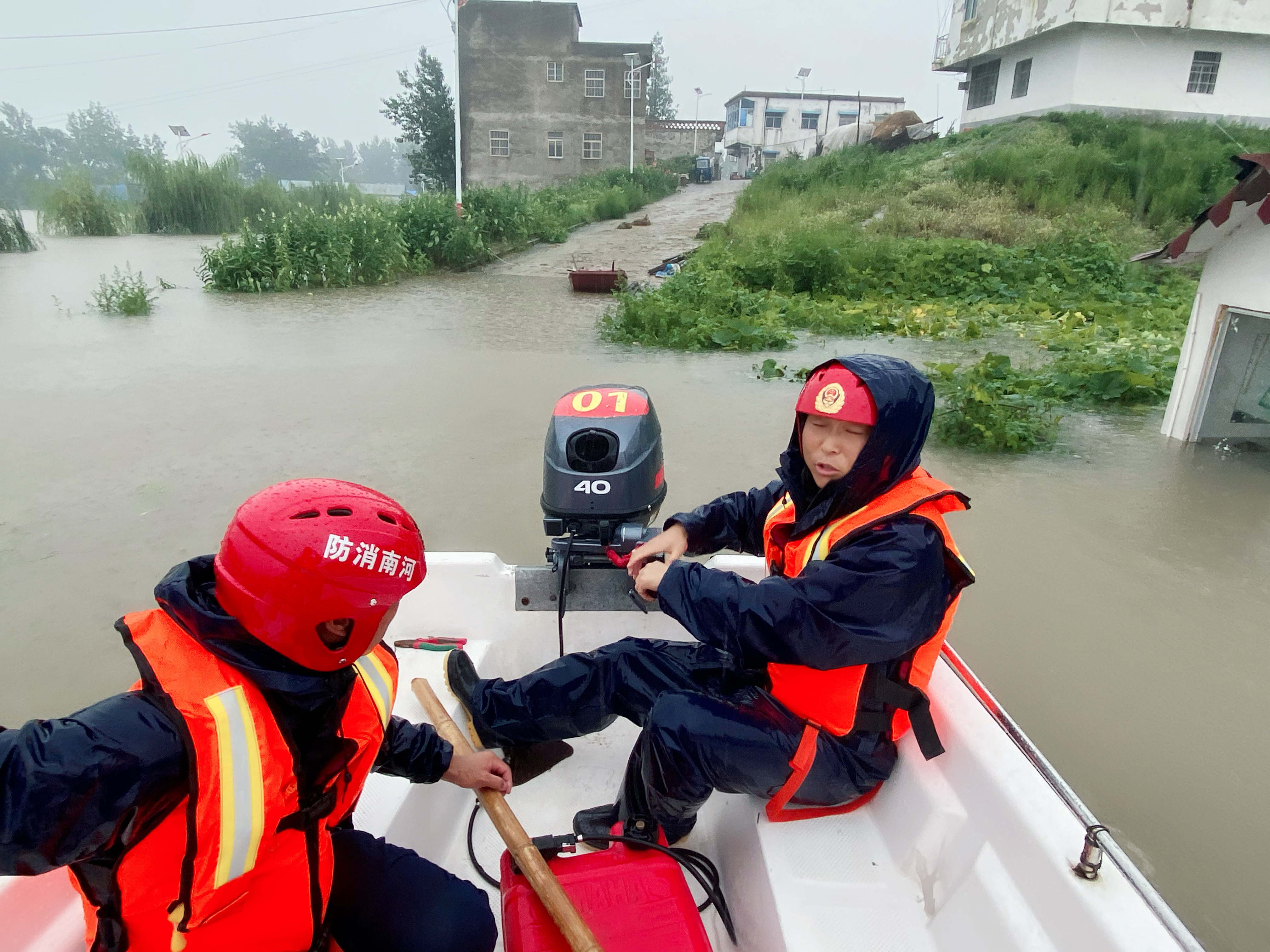 篮球架|探访淮河蒙洼蓄洪区深处：篮球架“漂”水上