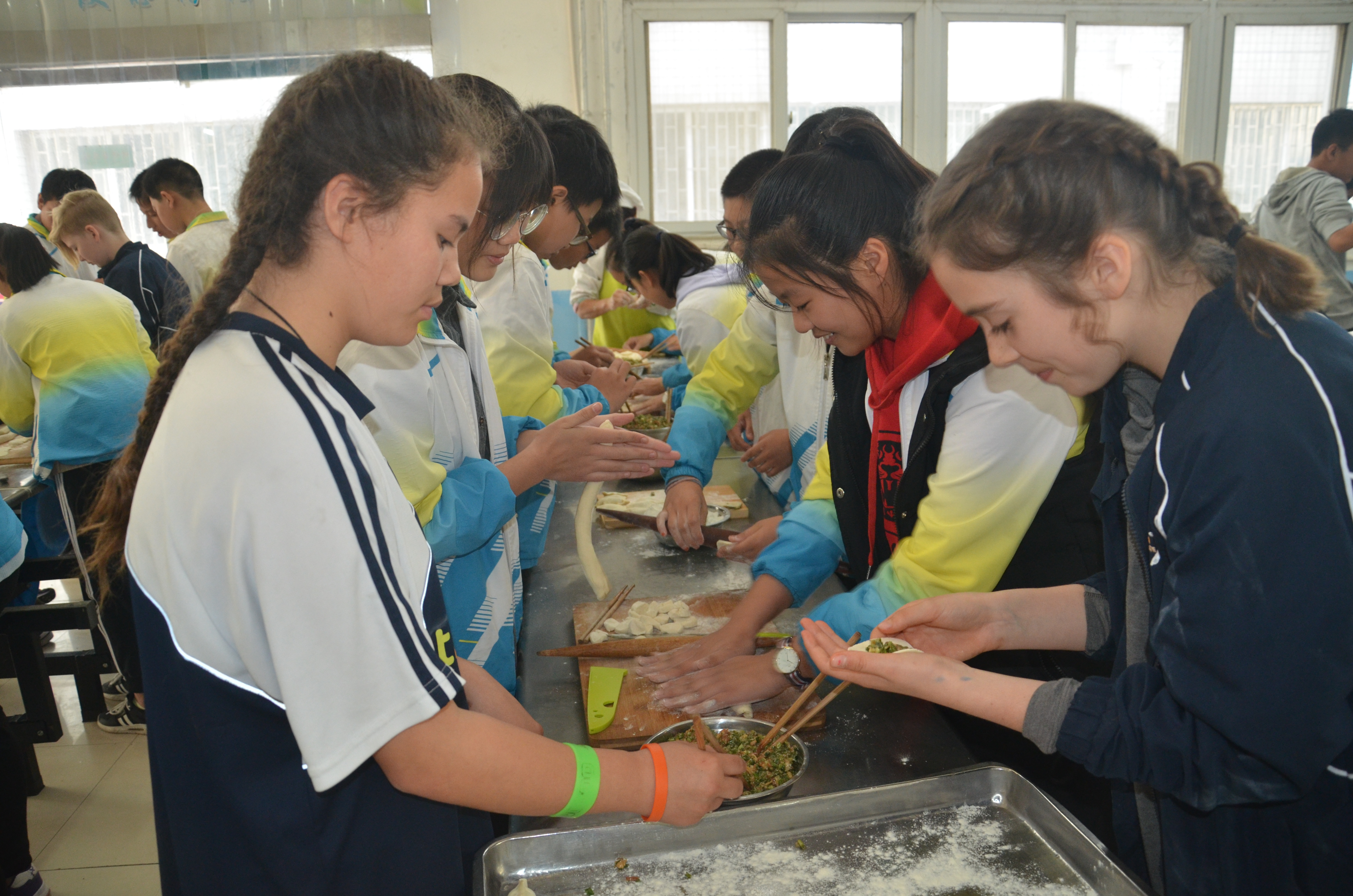 新西兰学生到郑州市第二外国语中学进行学习交流